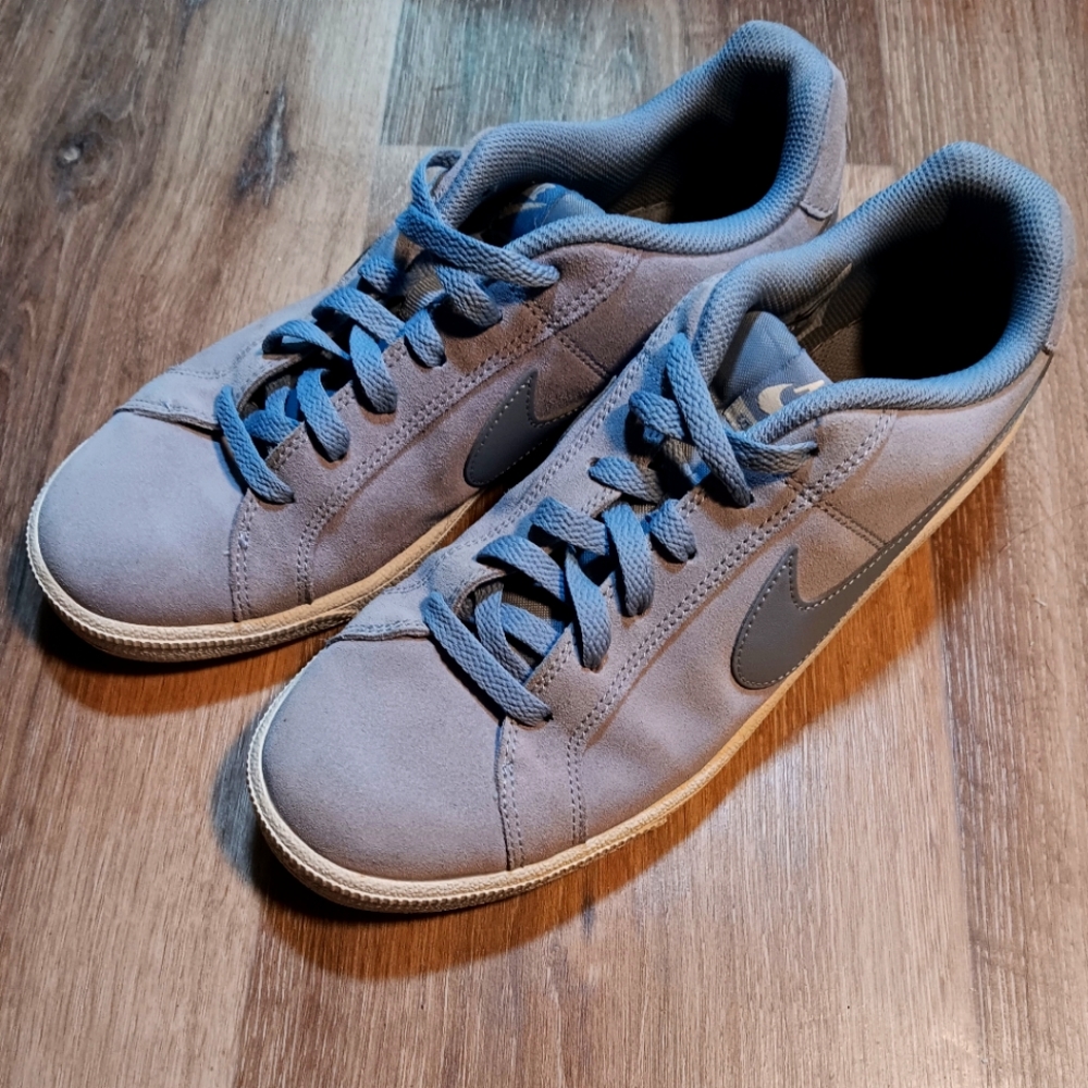 Nike Court Royale Suede Women's Size 10 916795-002